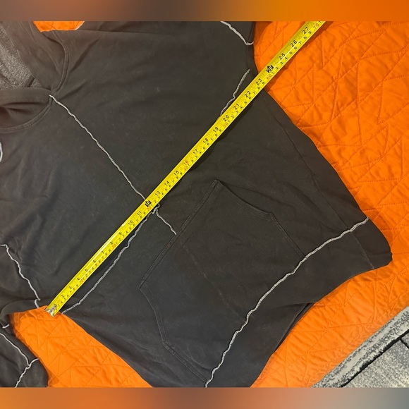 Wild Fable Charcoal & Black Distressed Seamed Pullover hoodie Sweatshirt Size M - Picture 13 of 14